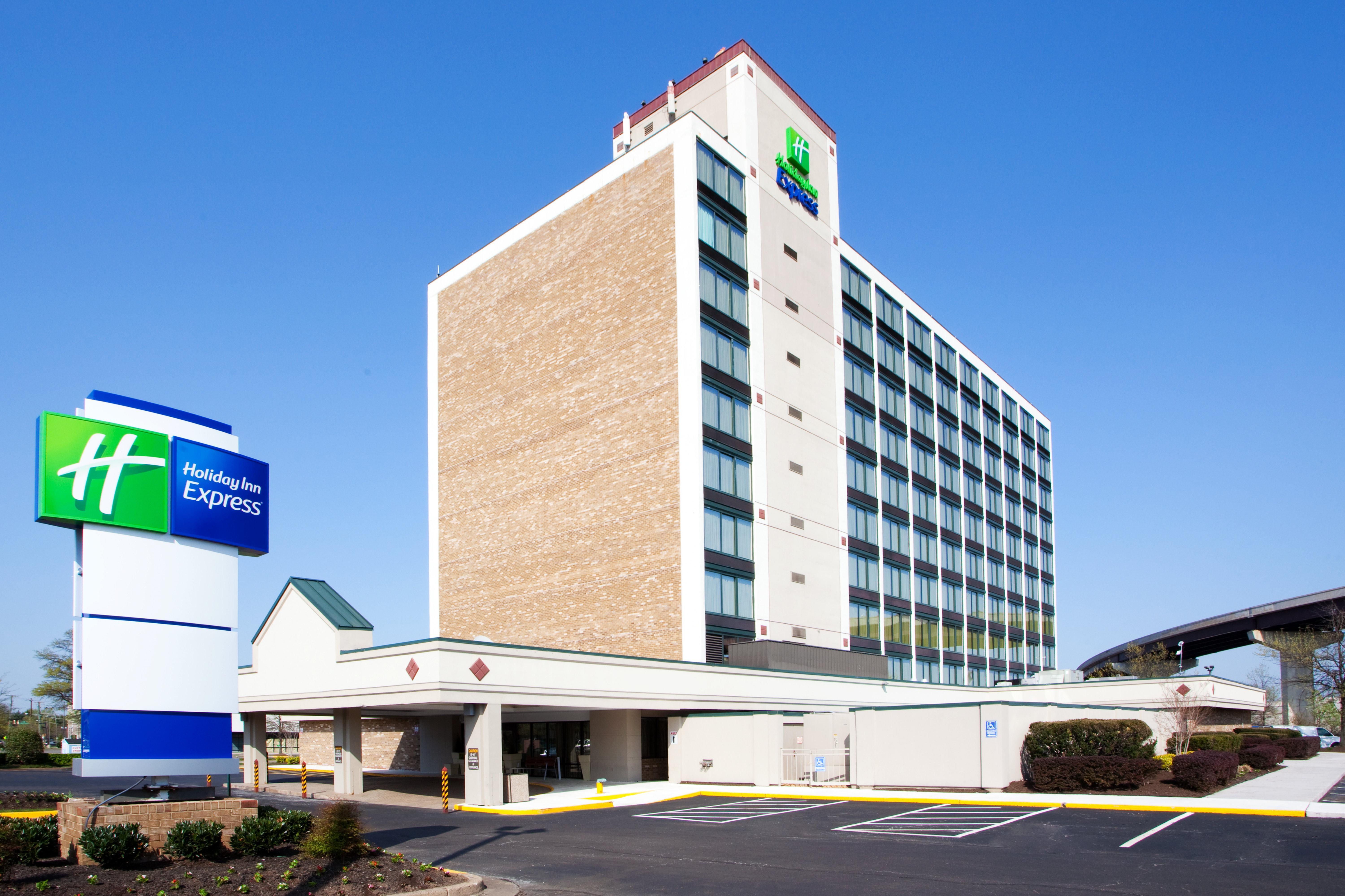 Holiday Inn Express Washington Dc Sw - Springfield By Ihg Экстерьер фото