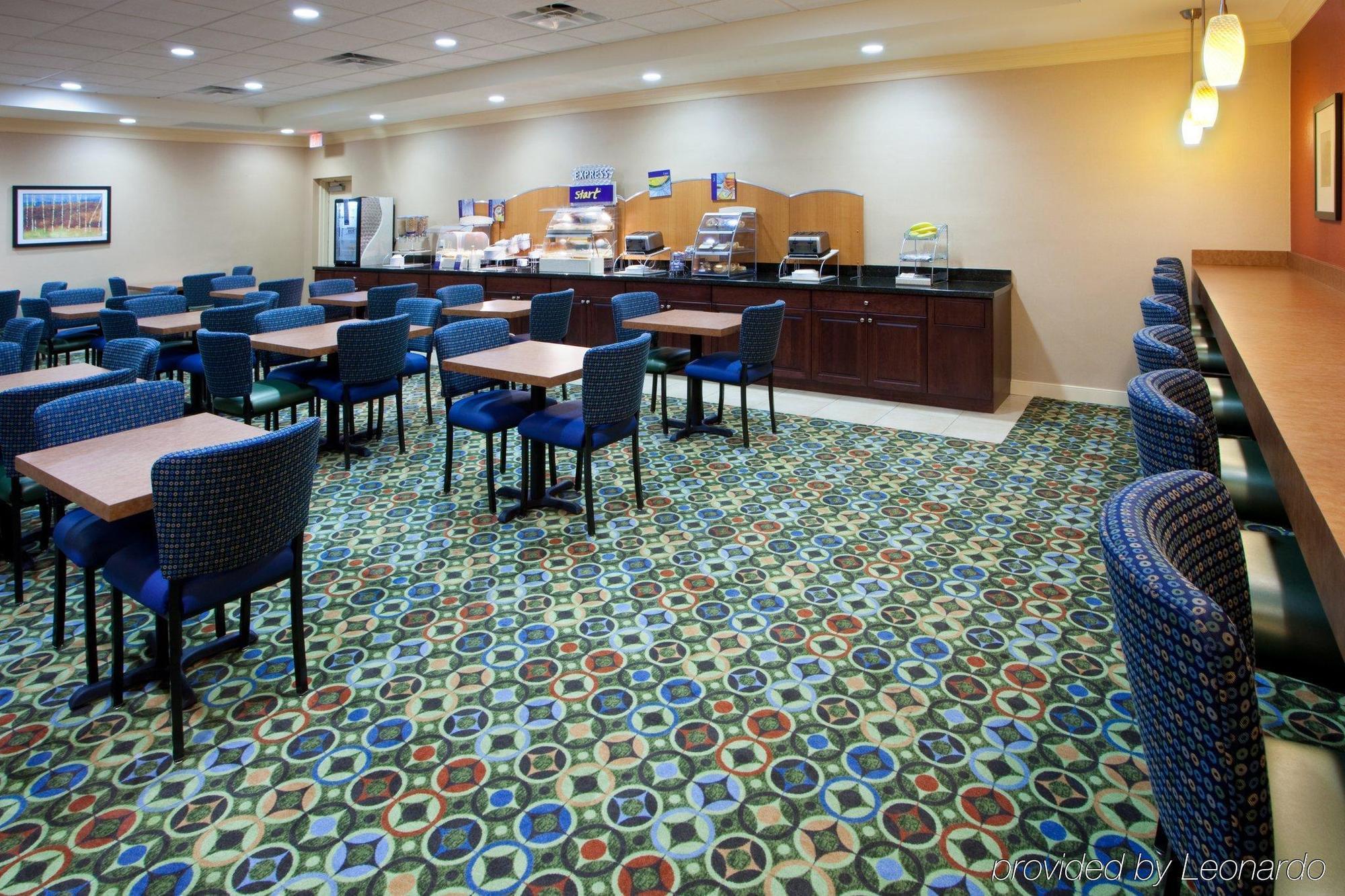 Holiday Inn Express Washington Dc Sw - Springfield By Ihg Ресторан фото