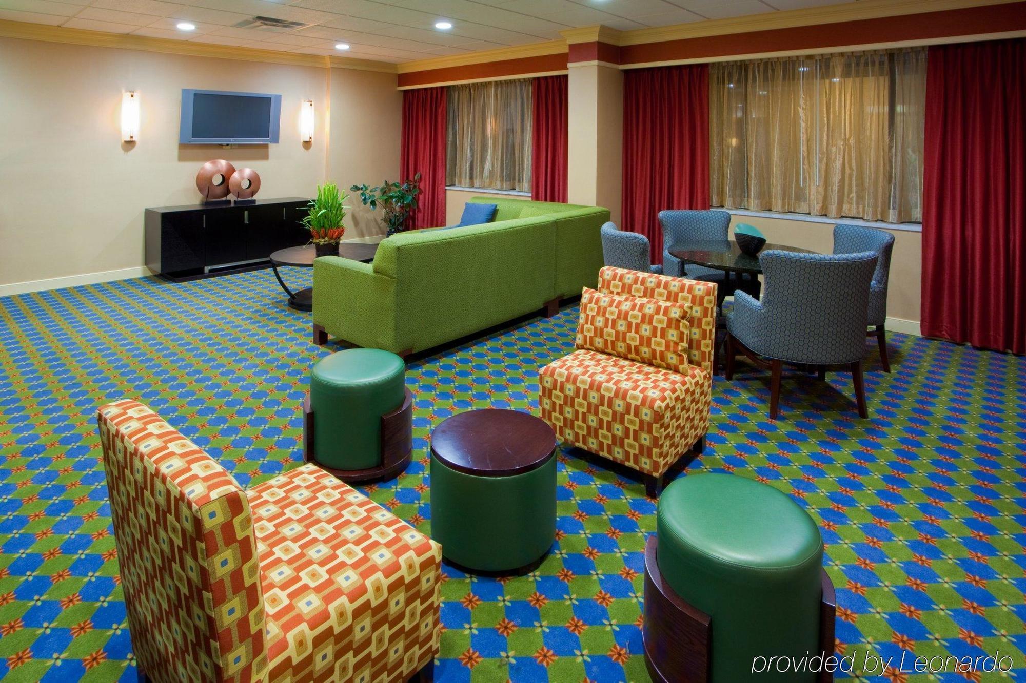Holiday Inn Express Washington Dc Sw - Springfield By Ihg Экстерьер фото